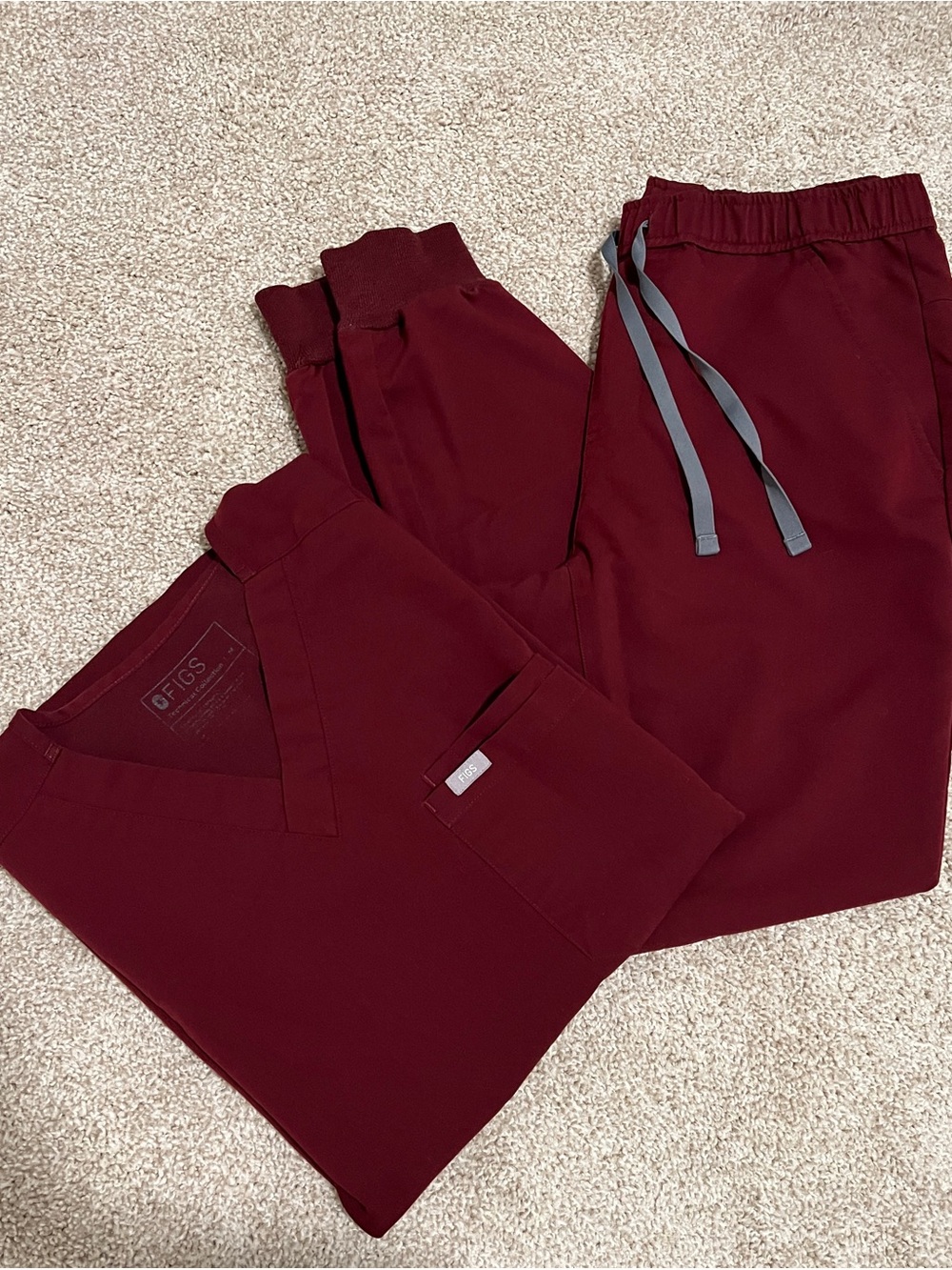 Figs Men's Jogger Scrub Set in Burgundy Size Medium